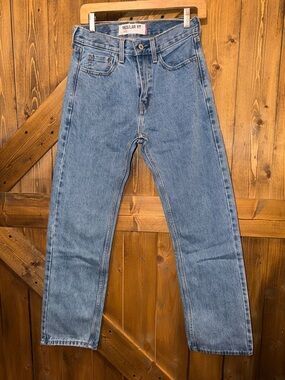 Levi's Men's Relaxed Light Blue Denim Jeans